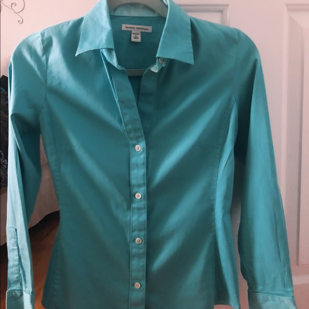 Banana Republic Small, button up shirt!